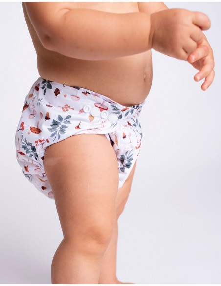 Cover diaper while two Cover diaper with evolutionary autumn pattern system