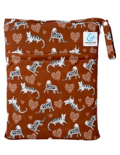Waterproof bag for storing and carrying washable layers