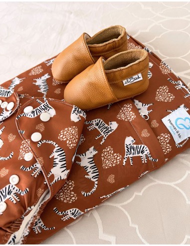 Waterproof bag for storing and carrying washable layers