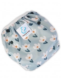 Washable and reusable swimsuit layer for baby