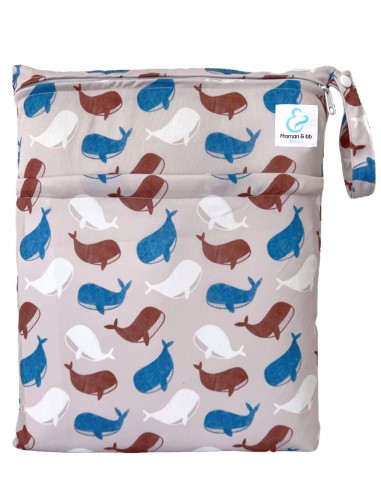 Waterproof bag for storing and carrying washable layers