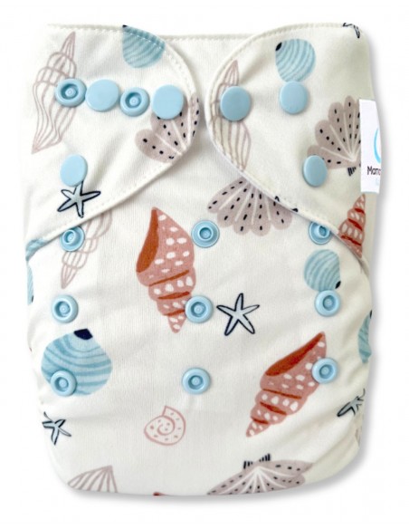 Capa lavable para bebés mientras un patrón de limón
