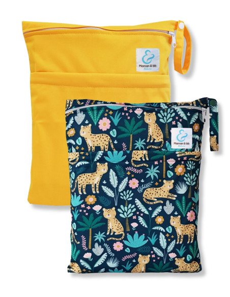 Set of 2 waterproof bags to store and carry the washable layers and baby swimsuit