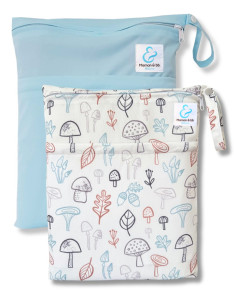 Set of 2 waterproof bags to store and carry the washable layers and baby swimsuit